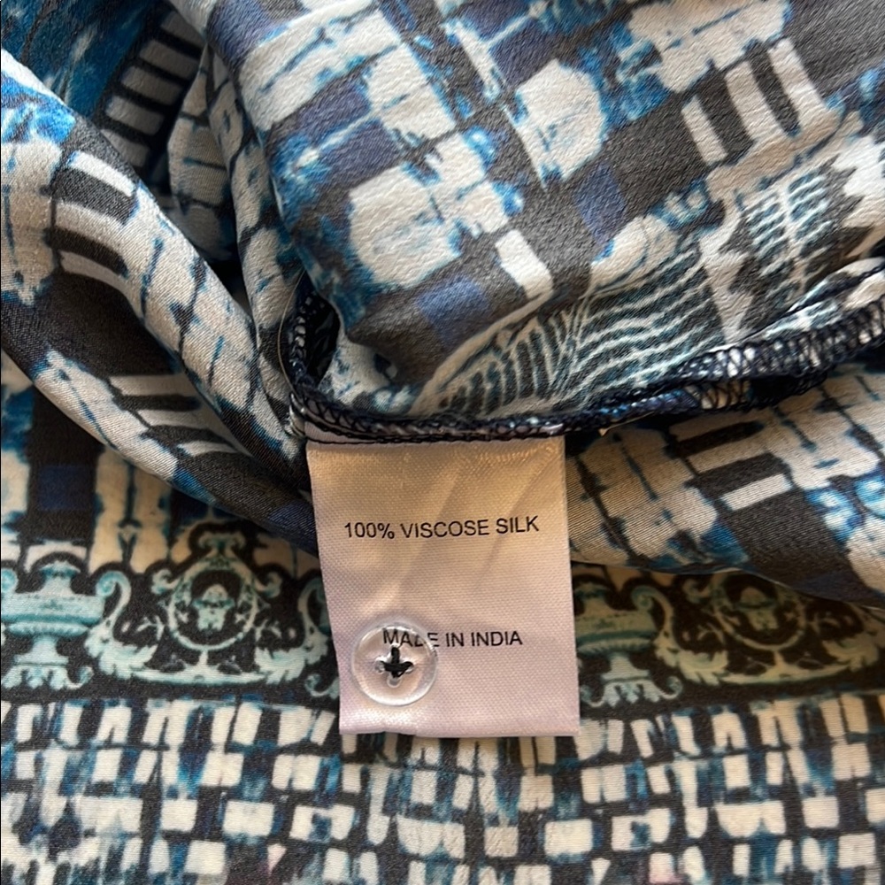 Colorful Patterned Button-Up Shirt - Picture 5 of 6